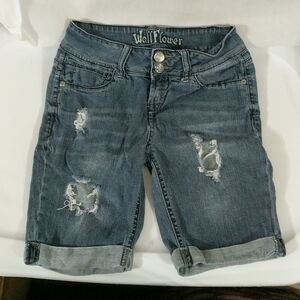 𝅺Wallflower Distressed Medium Wash Denim Cuffed Bermuda Shorts - size 3